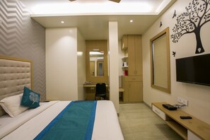 Standard Double or Twin Room, 1 Double Bed, Private Bathroom | In-room safe