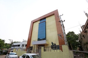 Exterior - OYO 9010 Hotel Railview (Bhubaneshwar)