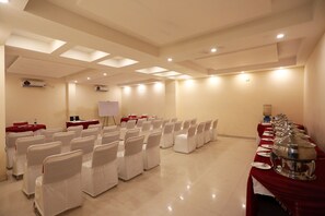 Meeting facility - OYO 9010 Hotel Railview (Bhubaneshwar)