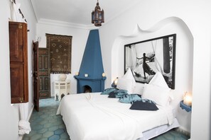 Deluxe Double Room | Egyptian cotton sheets, premium bedding, down comforters, pillowtop beds - Riad Villa Harmonie (Marrakech)