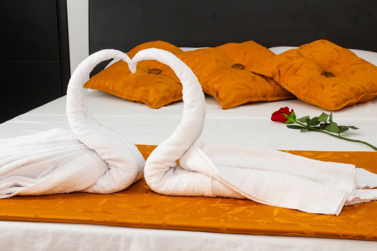 Double Room, 1 Double Bed | In-room safe, desk, free rollaway beds, free WiFi