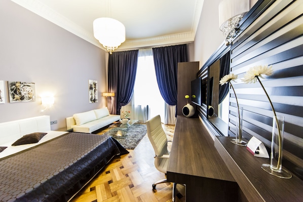 Deluxe-Apartment | 2 Schlafzimmer, Zimmersafe, Schreibtisch, schallisolierte Zimmer