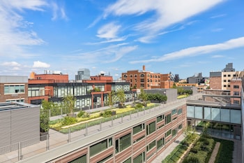 Property grounds at Pod Brooklyn