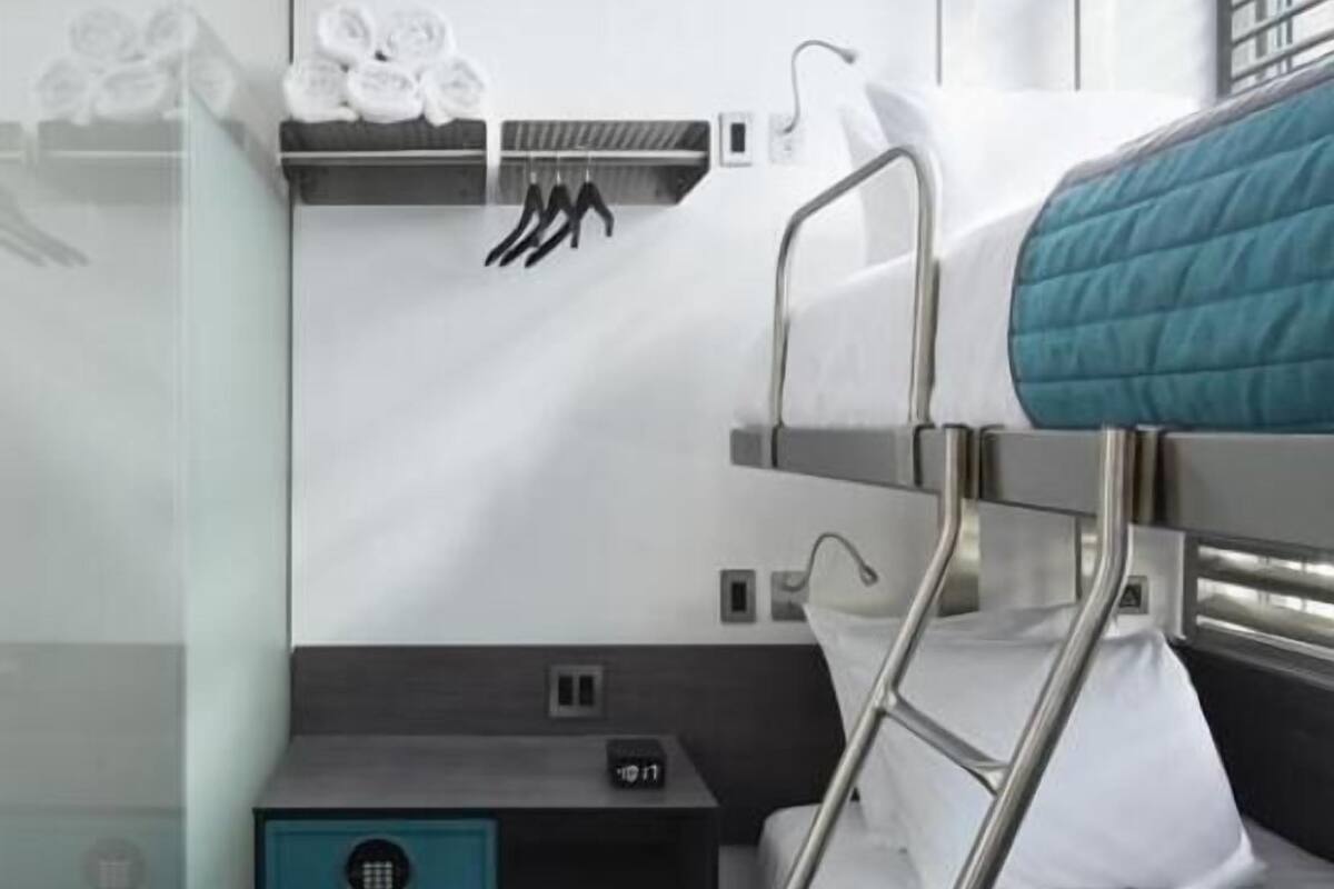 Premium bedding, in-room safe, desk, laptop workspace