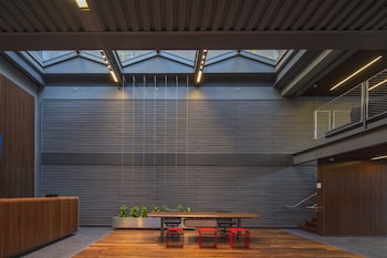 Concierge desk at Pod Brooklyn