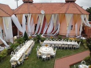 Outdoor wedding area - Ponderosa Travel Lodge (Kwabenya)
