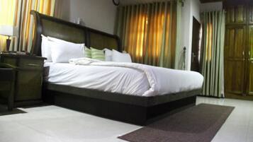 2 bedrooms, premium bedding, desk, iron/ironing board