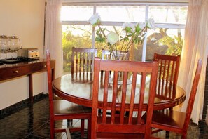 Breakfast, lunch and dinner served