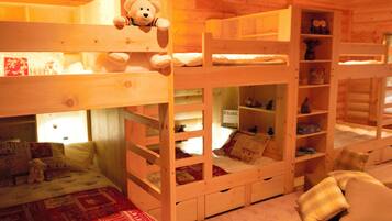 Apartment, 3 Bedrooms (La Maison) | Children's theme room