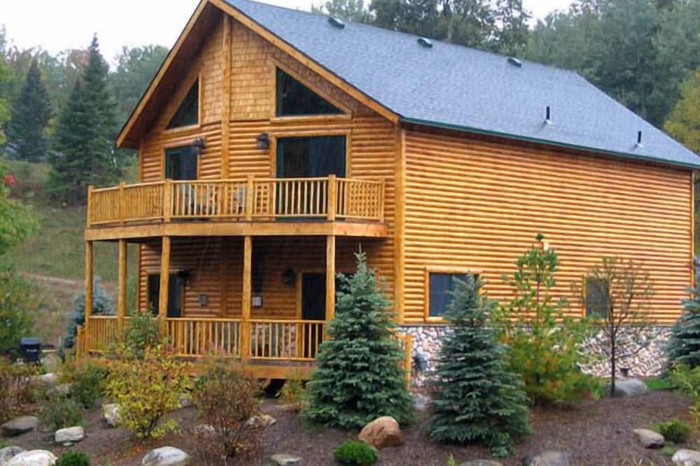 Cabins on Maple River