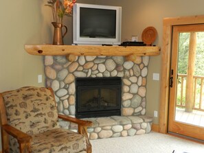 Fireplace - Cabins on Maple River (Brutus)