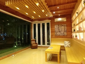 Luokittelematon kuva, 4 kautta 30, painike