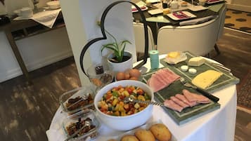 Daily buffet breakfast (EUR 13.00 per person)