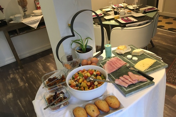Daily buffet breakfast (EUR 14.00 per person)