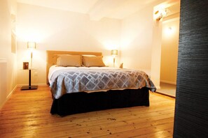 Double Room (Le Roi de Coeur) | Frette Italian sheets, premium bedding, Select Comfort beds - Les Myosotis (Zetting)
