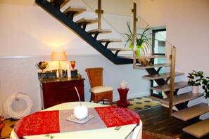 In-room dining - Les Myosotis (Zetting)