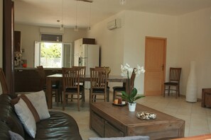 Interior - House / Villa - Port-Vecchio (Porto-Vecchio)