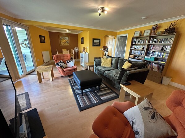 Smart TV, DVD player, books