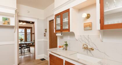 Stylish Craftsman in the Heart of PDX