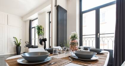 Spacious hypercentre apartment