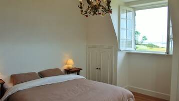 6 chambres, fer et planche à repasser, Wi-Fi gratuit, draps fournis