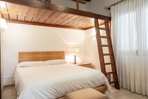 3 Schlafzimmer, Zimmersafe, BĂŒgeleisen/BĂŒgelbrett, Reisekinderbett