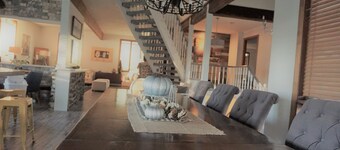 Hermosa casa de piedra en el área de Logan.