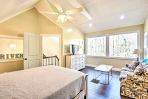 4 bedrooms, free WiFi, bed sheets