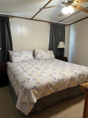 3 soverom, strykejern/-brett, reiseseng for barn og sengetøy