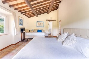 5 室のベッドルーム、アイロン / アイロン台、旅行用ベビーベッド、WiFi (無料)