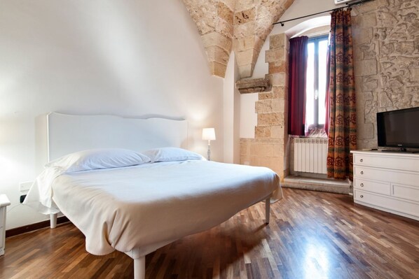 2 bedrooms, Internet