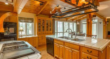 8 Bdrm🏆35ppl Hotub,Pool,Pond, 9miles Chatt