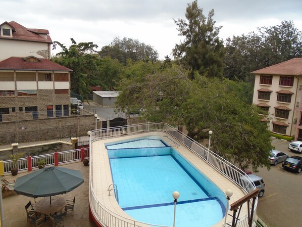 Pool - Beautifully furnished 2 bedroom Apartment in Nairobi (Nairobi)