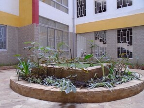 Property grounds - Beautifully furnished 2 bedroom Apartment in Nairobi (Nairobi)