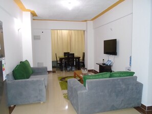 TV - Beautifully furnished 2 bedroom Apartment in Nairobi (Nairobi)