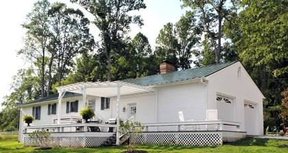 Moss Side Cottage | Peaceful Meadow Retreat