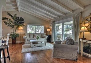 Smart TV, DVD player