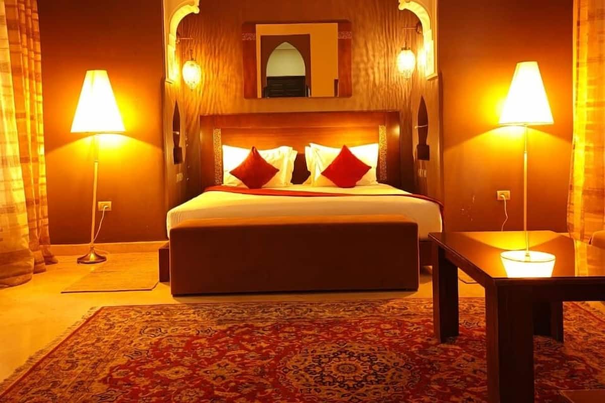 Egyptian cotton sheets, premium bedding, pillow-top beds, in-room safe