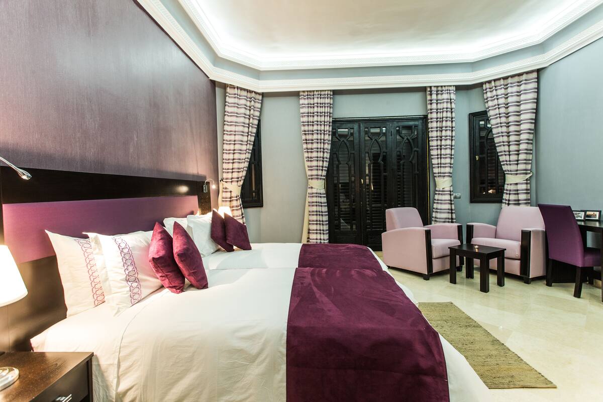 Egyptian cotton sheets, premium bedding, pillowtop beds, minibar