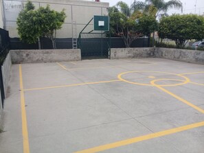 Children’s play area – outdoor