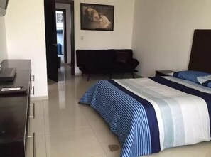 Ferienhaus, Mehrere Betten | 3 Schlafzimmer, individuell eingerichtet, Schreibtisch