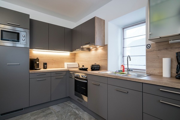 Frigorifero, microonde, forno, piano cottura