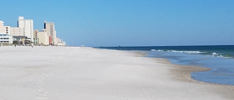 Una spiaggia nelle vicinanze