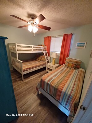 2 Schlafzimmer, Bügeleisen/Bügelbrett, kostenloses WLAN, Bettwäsche