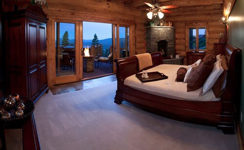The LOG HOUSE in Truckee, CA - 5,250 sq.ft. of Awesome!