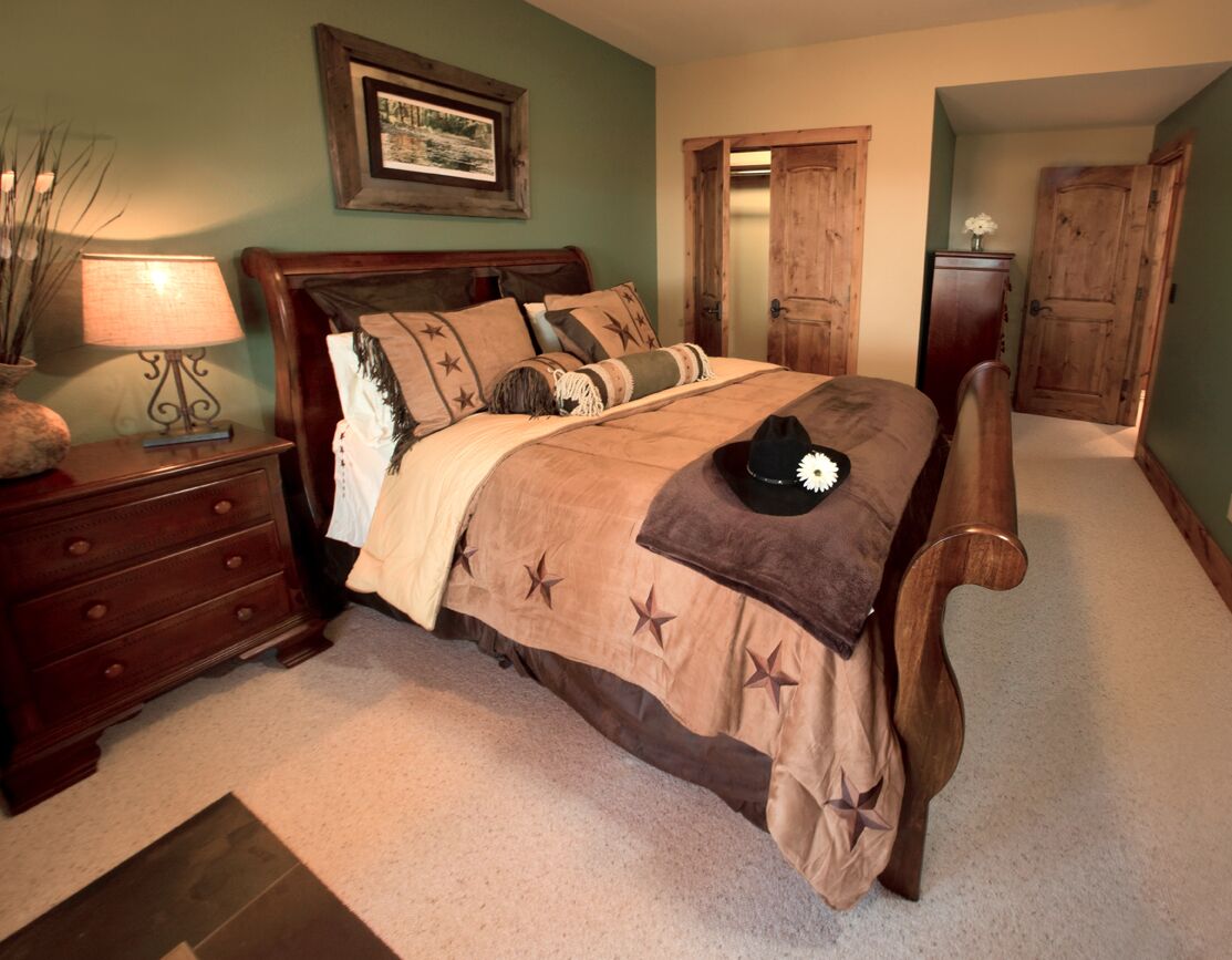 Guest Bedroom - queen-size taste of Texas