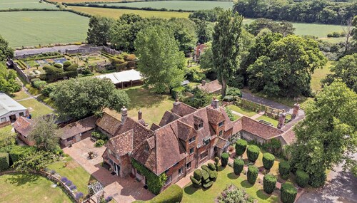 Cosy Historic Wing - Private Indoor Pool, Perfect Country Retreat