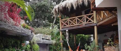 32-inch flat-screen TV with cable channels, TV