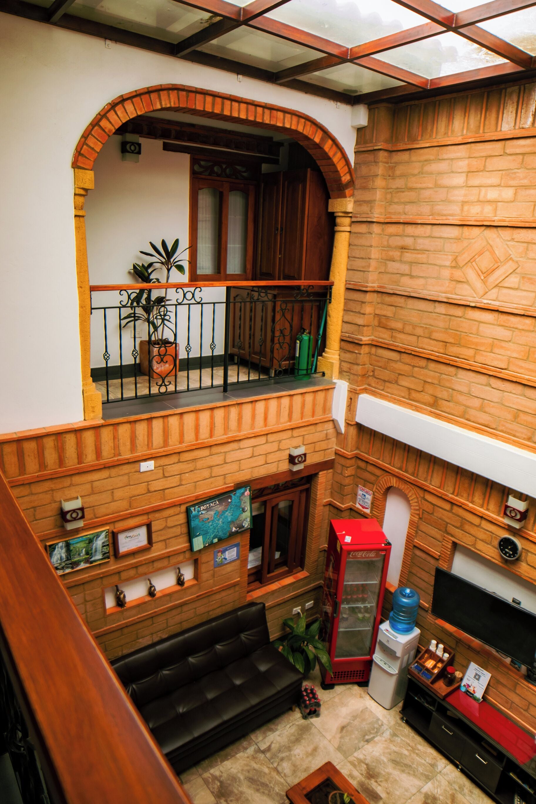 40-inch flat-screen tv with cable channels, tv