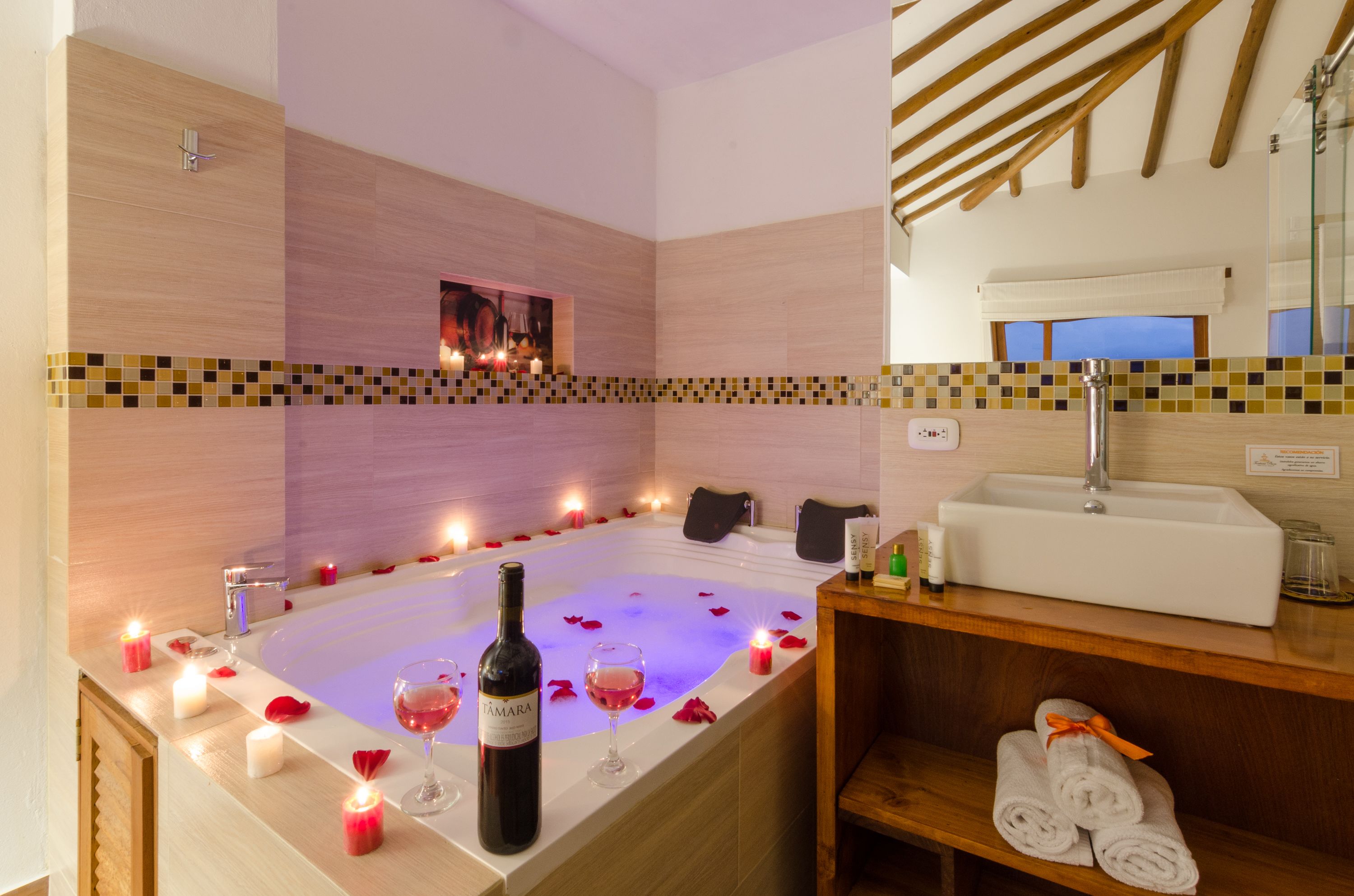 suite, 1 king bed, hot tub | jetted bathtub